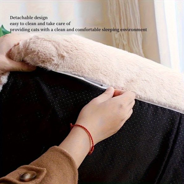 736140fa1f694b1097224db0457e6736-goods